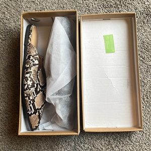 Brand new snake skin flats